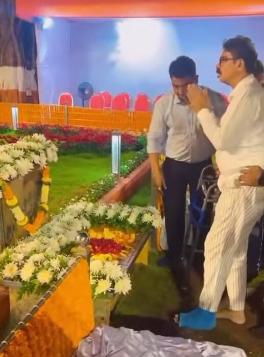 बाळा नांदगावकर यांना प्रचारादरम्यान पायाला दुखापत झाली.