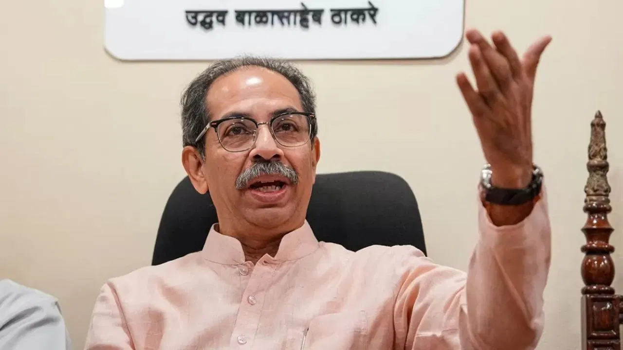 Uddhav Thackeray : मुंबई तोडता येत नाही म्हणून मोदींच्या मित्राकडून ओरबाडणं सुरू; उद्धव ठाकरेंचा भाजपवर वार