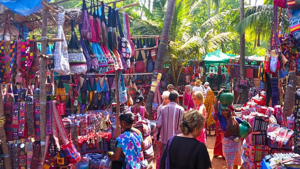 Explore India’s Vibrant Markets: From Dilli Haat To Chor Bazaar