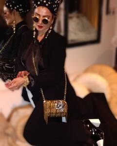 70 की उम्र में फिर रेट्रो क्वीन बनीं रेखा, मनीष मल्होत्रा ने शेयर की तस्वीरें, फैंस बोले - ‘ये हैं OG डीवा’