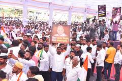 Photos : बारामतीत एकवटलं पवार कुटुंब, युगेंद्रांच्या गालावरुन प्रतिभाआजीने फिरवला हात