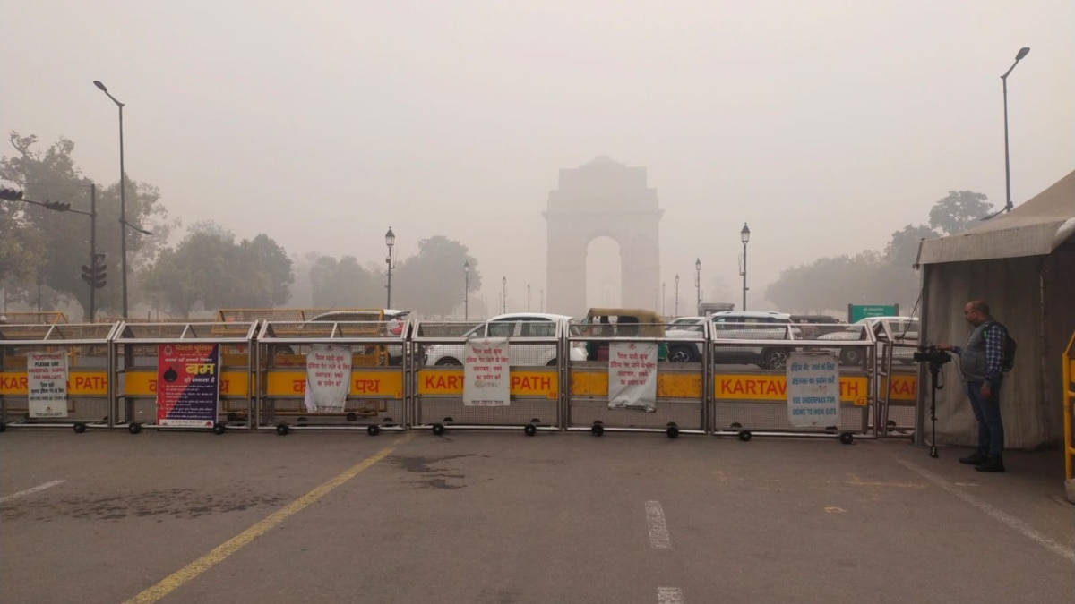 Why Did We Wait For AQI To Cross 300?: SC Questions Delhi Govt Over Delay In Anti-Pollution Curbs