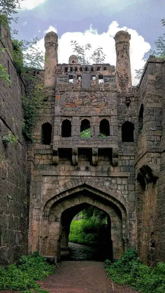 महाराष्ट्र के सोलापुर में फैमिली के साथ घूमने के लिए सबसे बेहतरीन जगहें