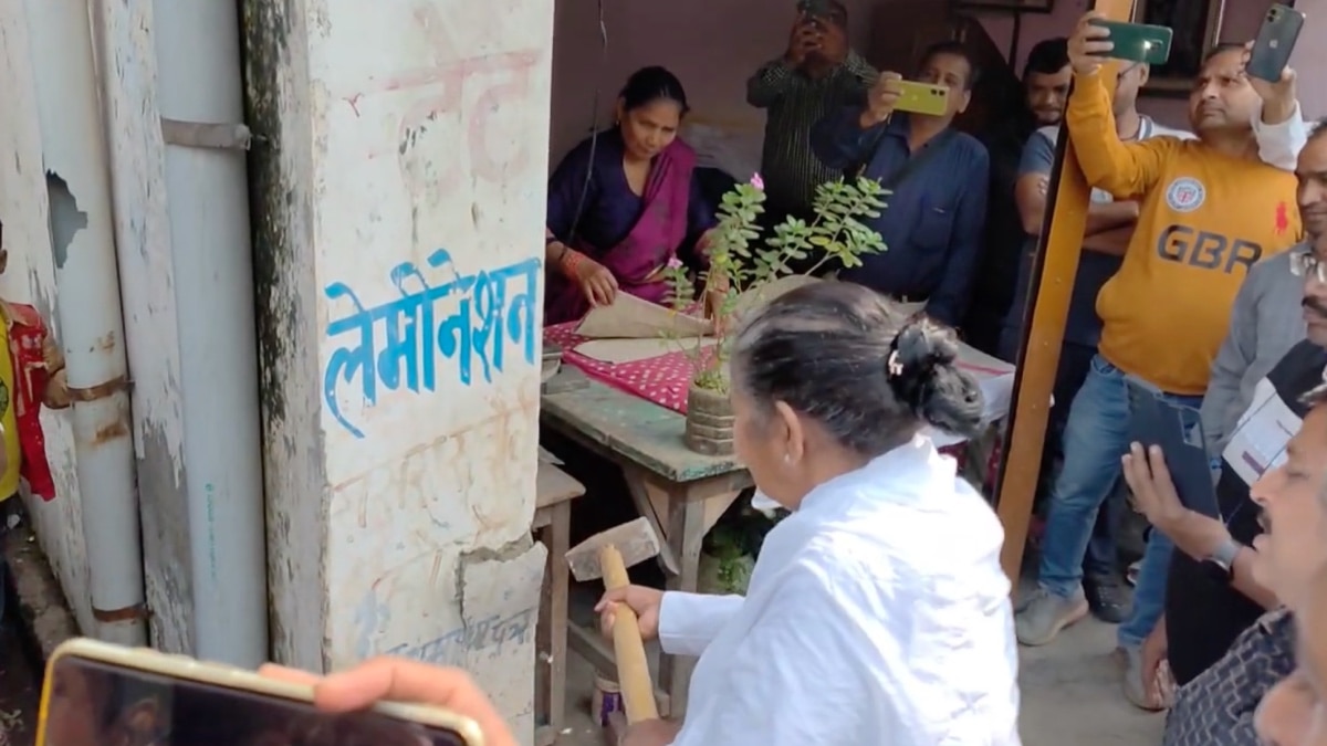 मंत्री गुलाब देवी ने खुद तोड़ी पिता की दुकान, अधिकारियों के सामने चलाया हथौड़ा, जानें- क्यों?