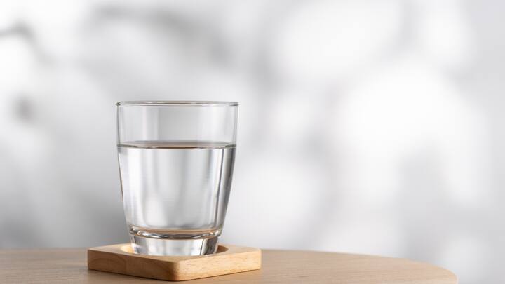 6. Hydration: Toxins are removed from the body and moisture in the skin is retained because of proper hydration. Drink atleast 8 glasses of water to heal the skin and make it look relaxed and bright. (Image source: Canva)