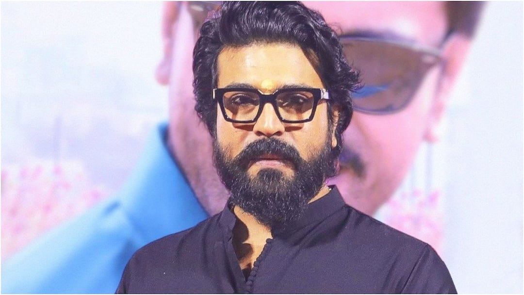 Golbal Star Ram Charan : అయ్యప్ప మాలలో కడప దర్గాకు వెళ్తోన్న గ్లోబల్ స్టార్ రామ్ చరణ్.. కారణం ఇదేనా? Ram Charan Attends 80th Mushaira Ghazal Event at Kadapa Dargah with Ayyappa Mala Fulfilling Promise to AR Rahman Golbal Star Ram Charan : అయ్యప్ప మాలలో కడప దర్గాకు వెళ్తోన్న గ్లోబల్ స్టార్ రామ్ చరణ్.. కారణం ఇదేనా?