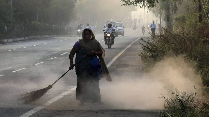 মালদা এবং উত্তর ও দক্ষিণ দিনাজপুরে কুয়াশার কারণে দৃশ্যমানতা কমতে পারে।