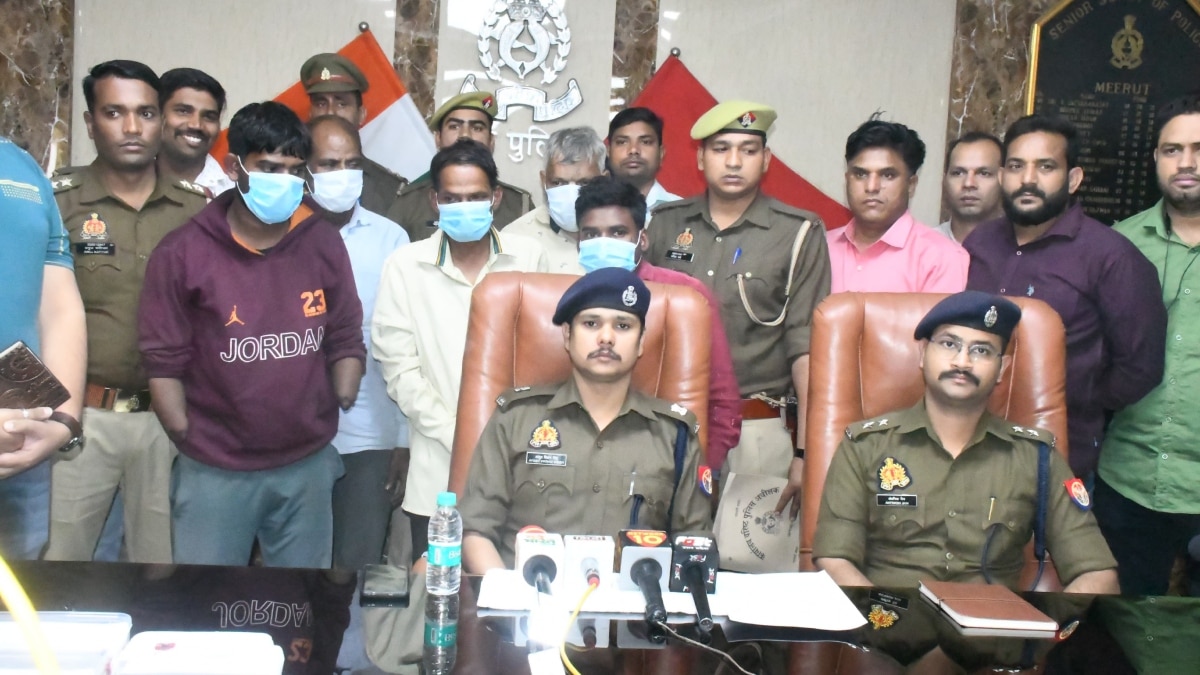 Meerut: सीवरेज ट्रीटमेंट प्लांट डकैती कांड का मेरठ पुलिस ने किया खुलासा, एनकाउंटर में पांच बदमाश अरेस्ट