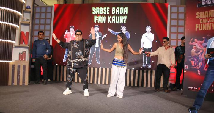 Kiku Sharda, known for his hilarious character portrayals, kept the crowd in splits with his playful antics.