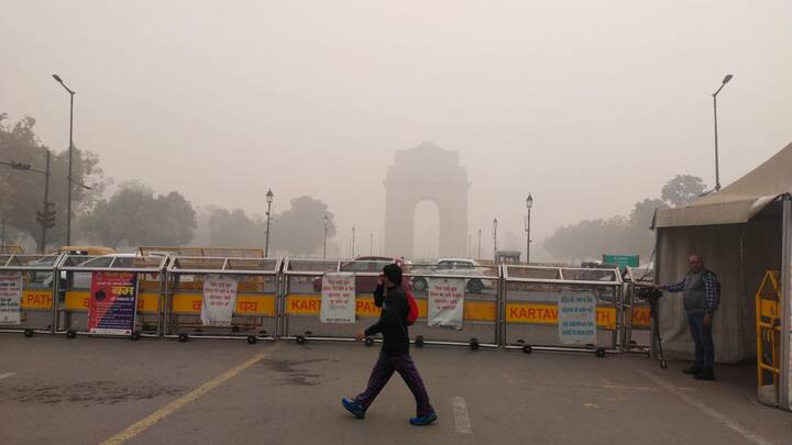 सोमवार (18 नवंबर) की सुबह दिल्ली के मुंडका में सबसे ज्यादा 1185 एक्यूआई दर्ज किया गया. जहांगीरपुरी में 1040, एलआईसी कॉलोनी में 890, न्यू सरुप नगर में 861, सत्यवती कॉलेज में 829, पंजाबी बाग और आरके पुरम में 811, भलस्वा डेयरी में 798, जनकपुरी में 774, हस्ताल विहार में 771, आनंद विहार में 763, द्वारका में 761, पश्चिम विहार में 731 दर्ज किया गया.