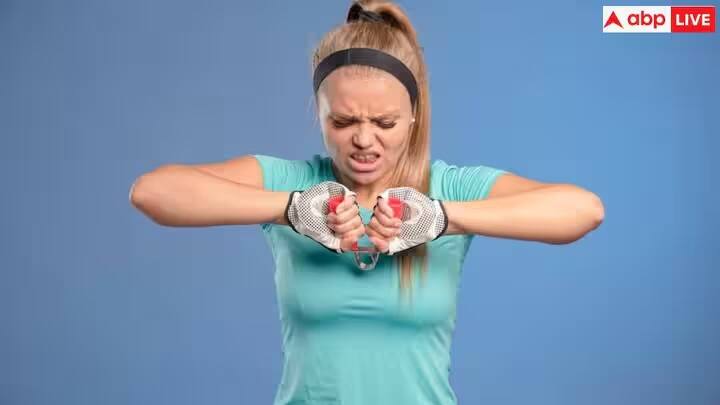 પ્રોસેસ્ડ ફૂડ ટાળો: તમે જેટલું બહારનો ખોરાક ખાશો, તમારું હૃદય એટલું જ ખરાબ થશે. તળેલા ખોરાક, સોસેજ, માખણ અને કેક જેવા ચરબીયુક્ત ખોરાક એલડીએલ કોલેસ્ટ્રોલનું સ્તર ઝડપથી વધારે છે, જે હૃદયના સ્વાસ્થ્ય પર નકારાત્મક અસર કરે છે.