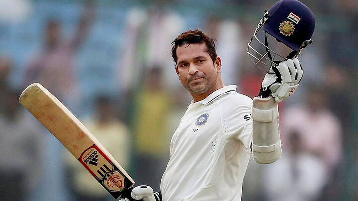 সৌরভ জানিয়েছেন, শোয়েব আখতারের বল তীব্র গতিতে আছড়ে পড়েছিল সচিনের পাঁজরে। কিন্তু সচিন কোনও আওয়াজ করেননি। যন্ত্রণা বুঝতেই দেননি।