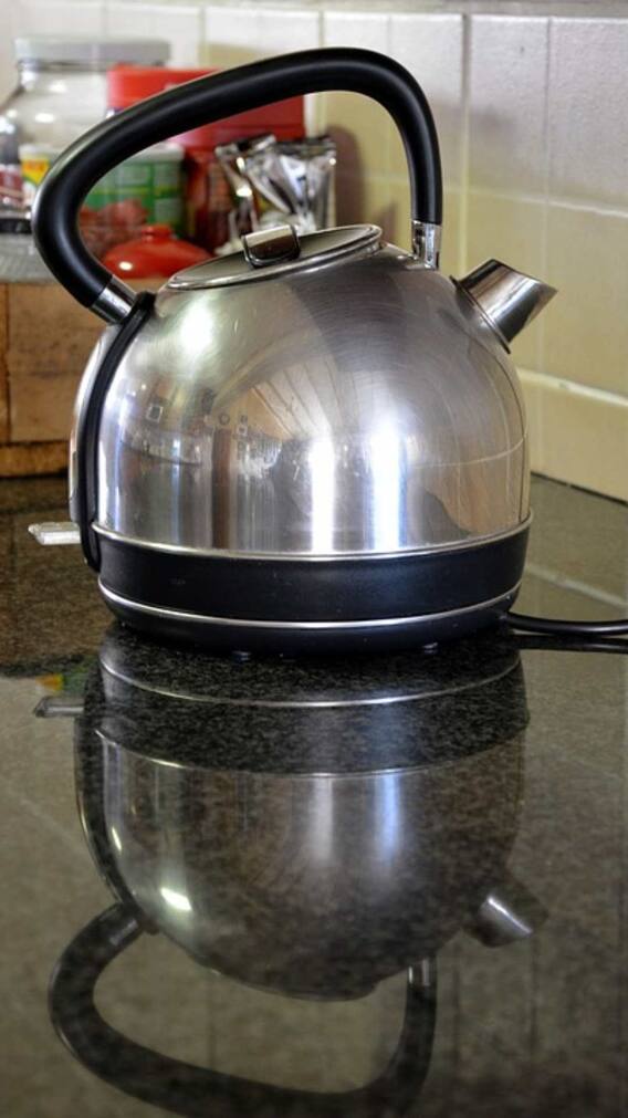 एक घंटे में कितना बिजली खाती है Electric Kettle!