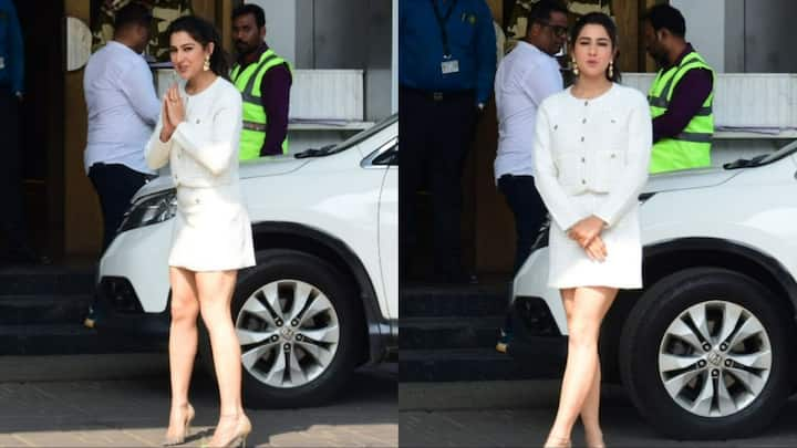 Sara Ali Khan Pics: बॉलीवुड की पॉपुलर एक्ट्रेस और सैफ अली खान की बेटी सारा अली खान मंगलवार के दिन एयरपोर्ट पर स्पॉट हुई. जहां उनका ग्लैमरस लुक देखने को मिला.