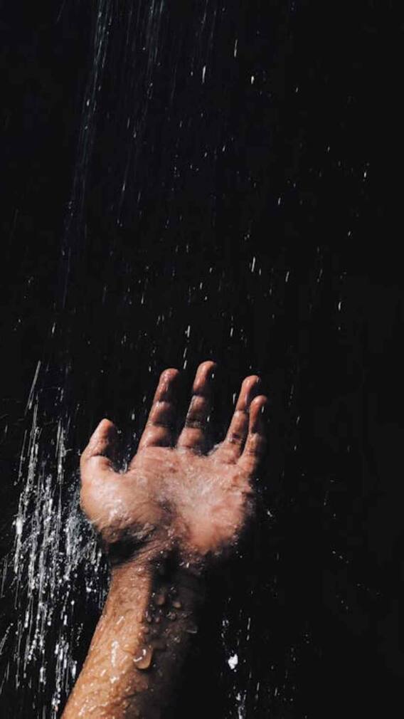 सर्दियों में ठंडे पानी से नहाने के ये हैं फायदे