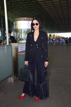 Manushi Chhillar: મુંબઇ એરપોર્ટ પર બ્લેક આઉટફિટમાં સ્પોર્ટ થઇ એક્ટ્રેસ માનુષી છિલ્લર