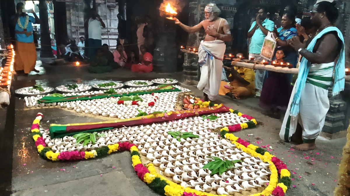 திருவெண்காடு சுவேதாரண்யேஸ்வரர் சுவாமிக்கு சங்காபிஷேகம் - பக்தி பரவசத்தில் திகைத்த பக்தர்கள்...!