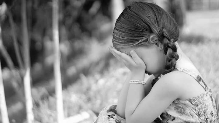 In What Ways Does Stress Affect Children: Present-day pressures such as scholarly demands, domestic dynamics, and peer benchmarks contribute hefty to the complex web of stress-inducing agents that leave kids feeling overwhelmed. Practising mindfulness through play is a therapeutic approach that counters the aforementioned by modifying the neural pathway of a child’s brain, fostering healthier stress responses.  (Image source: Canva)