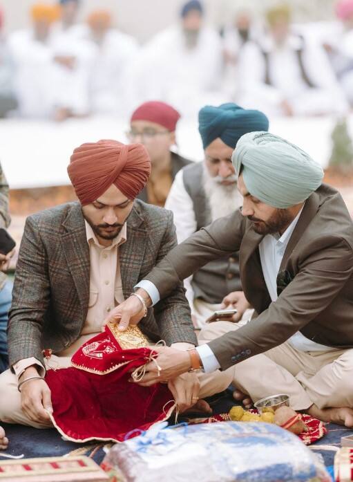 ਪੰਜਾਬੀ ਗਾਇਕ ਦੇ ਸ਼ਗਨਾਂ ਦੀਆਂ ਤਸਵੀਰਾਂ ਵਾਈਰਲ, ਲੱਗੀ ਵਧਾਈਆਂ ਦੀ ਝੜੀ
