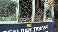 বাসে মহিলা যাত্রীর সঙ্গে অভব্যতা, পুলিশ কিয়স্কে ভাঙচুর, গ্রেফতার অভিযুক্ত