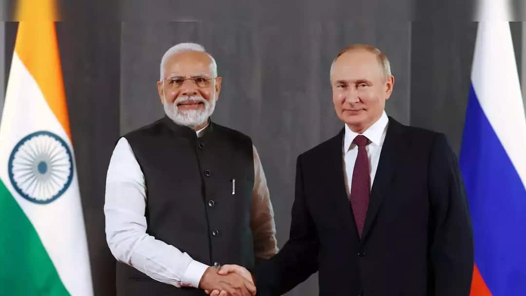 russia president vladimir putin applauds pm modi for make in india initiative says will make huge investment राष्ट्रपति पुतिन ने की ‘Make in India’ की तारीफ, अमेरिका की लगा दी क्लास
