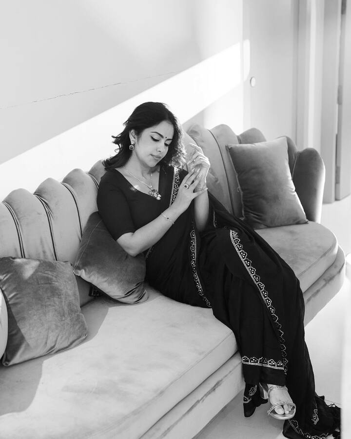 స్మాల్ స్క్రీన్ బ్యూటీ సిల్వర్ స్క్రీన్ పై ఓ వెలుగు వెలుగుతుంది అనుకుంటే.. ఎవ్వరూ ఊహించని విధంగా సైలెంట్ అయిపోయింది. ప్రస్తుతం వచ్చిన అవకాశాలు వినియోగించుకుంటూ దూసుకెళుతోంది