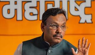 મહારાષ્ટ્ર ચૂંટણીના એક દિવસ પહેલા BJP નેતા પર પૈસા વહેંચવાનો આરોપ, 9 લાખ રોકડા જપ્ત 