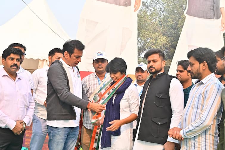 दिल्ली में चंद्रेशखर आजाद को झटका, आजाद समाज पार्टी की लोकसभा प्रत्याशी कांग्रेस में शामिल