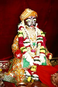 Mahakal Temple: चंद्रमौलीश्वर रूप में भ्रमण पर निकले बाबा महाकालेश्वर, तस्वीरों में देखें महाकाल की शाही सवारी