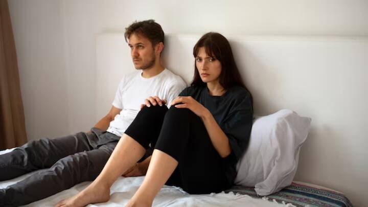 लोगों का दावा है कि इस होटल में शादीशुदा लोग शुक्रवार को चेक इन करते हैं और रविवार को तलाक लेकर ही चेक आउट करते हैं.