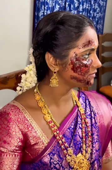 டாப் 10 டிஆர்பி பட்டியலில் இடம் பிடித்துள்ள இந்த சீரியலின் கதாநாயகி ஸ்வேதா, தீக்காயங்கள் பட்ட மேக்கப் போட்டபடி வெளியிட்டுள்ள வீடியோ மற்றும் புகைப்படங்கள் பார்ப்பவர்கள் மனதை பதற வைத்துள்ளது.