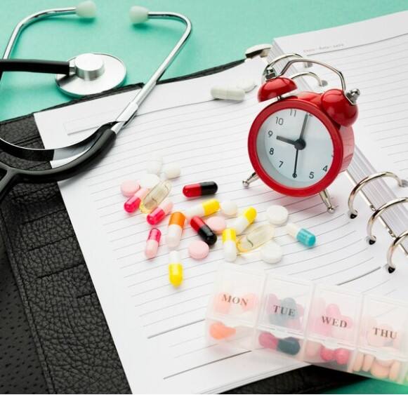 ਇਸ ਦੇ ਮੁਕਾਬਲੇ, ਏਮਲੋਡੀਪੀਨ ਵਰਗੀਆਂ ਦਵਾਈਆਂ ਇਸ ਤਰ੍ਹਾਂ ਦੇ ਖਤਰੇ ਤੋਂ ਮੁਕਤ ਪਾਈਆਂ ਗਈਆਂ।