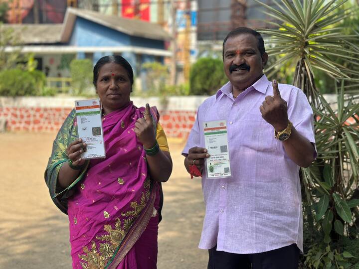 कोल्हापूर उत्तर मध्ये 48.03% आणि कोल्हापूर दक्षिण विधानसभा मतदारसंघात 51.20% मतदान झाले.