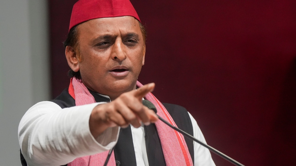 UP: 7 Policemen Suspended After Akhilesh Claims Voters Being Stopped, Beaten Up; EC Takes Action