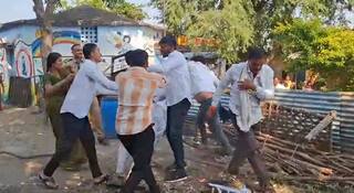 Maharashtra Assembly Election 2024: आष्टी विधानसभा मतदारसंघात जोरदार राडा, सुरेश धस समर्थक अन् शरद पवार गटाचे कार्यकर्ते आपसात भिडले