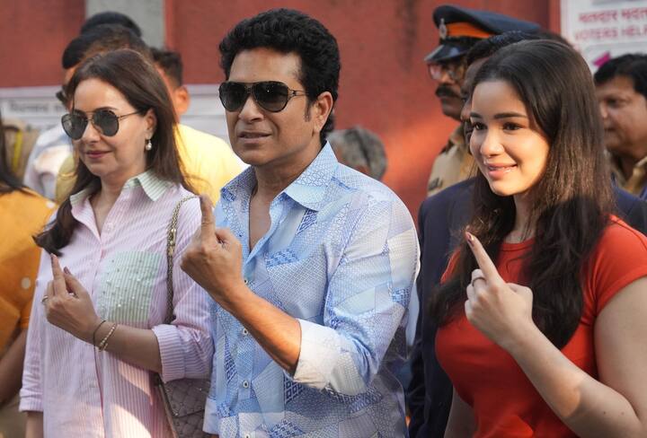 Many stars also arrived to cast their votes in Maharashtra elections. Former Indian cricketer Sachin Tendulkar, his wife and daughter cast their vote at a polling booth in Mumbai.