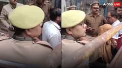 UP उपचुनाव में एक समुदाय को वोटिंग से रोक रहे पुलिसवाले! अखिलेश ने लगाए आरोप, EC ने सस्पेंड कर दिया