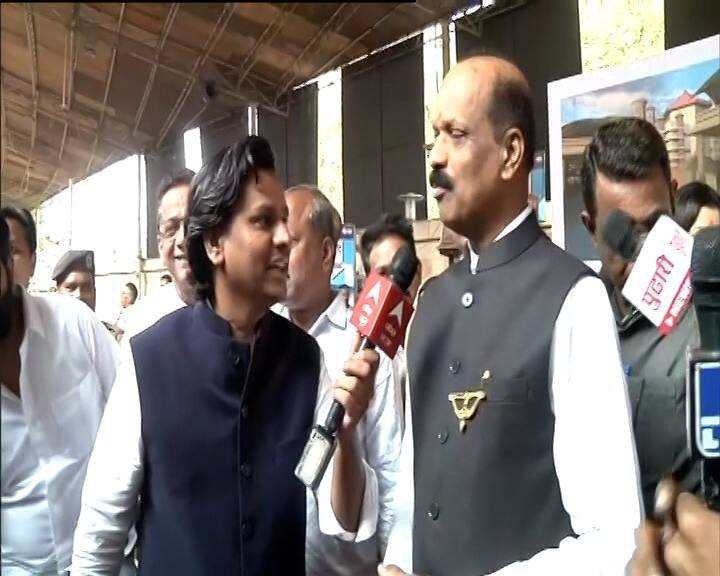 त्यानंतर सदा सरवणकर यांनी प्रसारमाध्यमांशी संवाद साधताना  अमित ठाकरे यांना जाहीरपणे शुभेच्छा दिल्या.