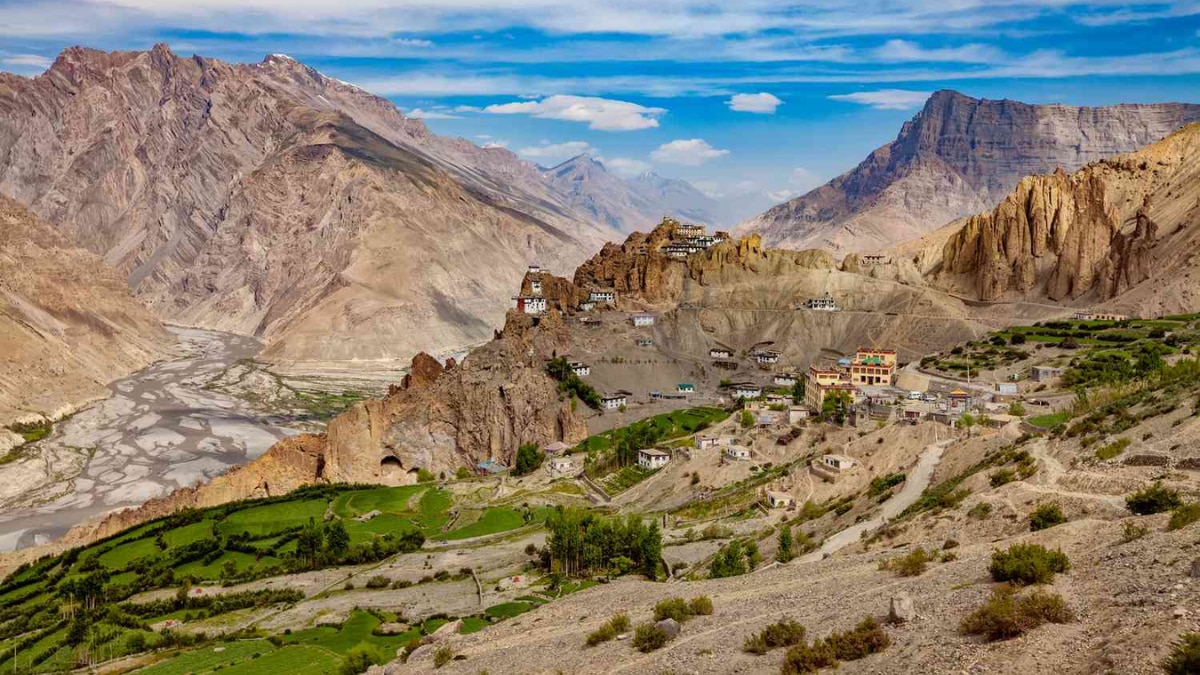 Surreal Tourist Destinations In India That Seem Unreal: From Puga Valley To The Valley Of Flowers