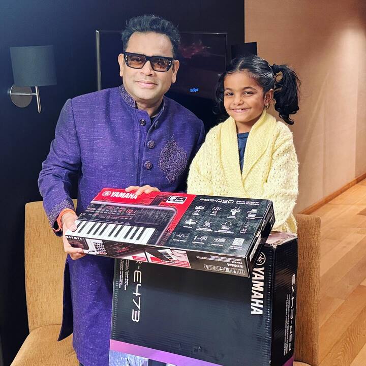 இசைப்புயல் ஏ.ஆர்.ரகுமான் தன்னுடைய முதல் படமான 'ரோஜா' படத்தில் இசையமைக்க ரூ.25 ஆயிரம் மட்டுமே சம்பளமாக பெற்ற நிலையில், தற்போது இவர் இசையமைக்கும் படங்களுக்கு ரூ.8 கோடி முதல் ரூ.10 கோடி வரை சம்பளமாக பெறுகிறார்.