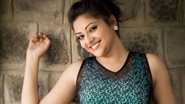 அர்ஜூன் நடித்து 2000 ஆம் ஆண்டு வெளியான வானவில் படத்தின் மூலம் நடிகையாக அறிமுகமானவர் அபிராமி. தொடர்ந்து மிடில் கிளாஸ் மாதவன் , சமுத்திரம் , சார்லி சாப்ளின் , விருமாண்டி உள்ளிட்ட வெற்றிப்படங்களில் நடித்தார். சில கால இடைவெளிக்குப் பின் தற்போது மீண்டும் பிஸியாக படங்களில் நடித்து வருகிறார் அபிராமி. விஜய் சேதுபதி நடித்த மகராஜா மற்றும் சமீபத்தில் வெளியான வேட்டையன் படத்திலும் சிறிய கதாபாத்திரங்களில் நடித்திருந்தார். அடுத்தபடியாக கமலின் தக் லைஃப் படத்தில் நடித்துள்ளார்.