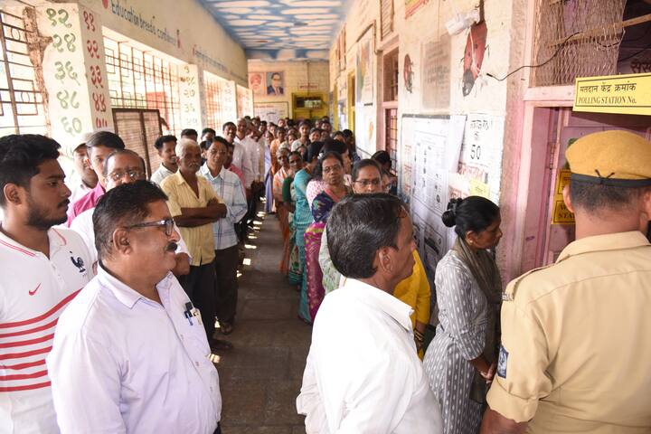 शिरोळ विधानसभा मतदार संघात 52.66% मतदान झाले आहे.