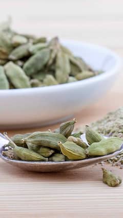 રોજ રાત્રે સૂતા પહેલા રોજ એલચી ખાવાથી શરીરમાં શું થાય ?