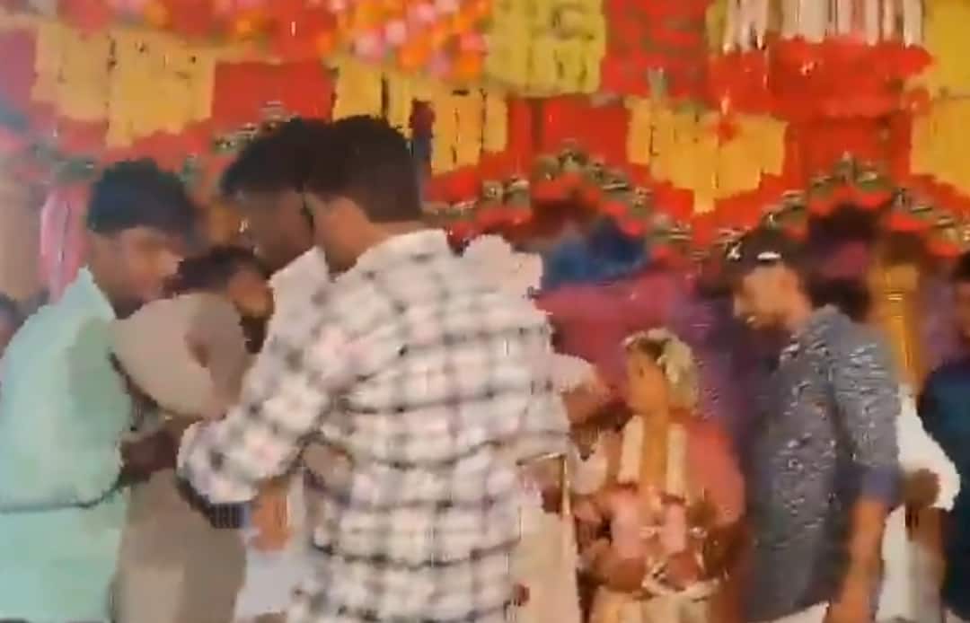 Amazon Employee Dies On Stage Of Heart Attack At Friend’s Wedding In Andhra Pradesh — On Cam Andhra Pradesh Vamsi an Amazon employee suffered a cardiac arrest while gifting the bride and groom Amazon Employee Dies On Stage Of Heart Attack At Friend’s Wedding In Andhra Pradesh — On Cam