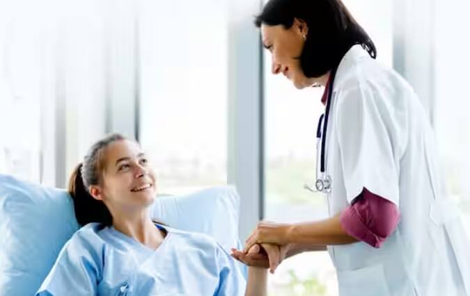 ਪਰ ਇਹ ਕਈ ਵਾਰ ਦੇਖਿਆ ਗਿਆ ਹੈ ਕਿ ਲੋਕ ਆਪਣਾ ਆਯੁਸ਼ਮਾਨ ਕਾਰਡ ਗੁਆ ਬੈਠਦੇ ਹਨ ਜਾਂ ਘਰ ਵਿੱਚ ਹੀ ਭੁੱਲ ਜਾਂਦੇ ਹਨ। ਇਸ ਲਈ ਅਜਿਹੀ ਸਥਿਤੀ ਵਿੱਚ ਤੁਹਾਨੂੰ ਚਿੰਤਾ ਕਰਨ ਦੀ ਲੋੜ ਨਹੀਂ ਹੈ। ਜੇਕਰ ਤੁਸੀਂ ਆਪਣਾ ਆਯੁਸ਼ਮਾਨ ਕਾਰਡ ਘਰ ਵਿੱਚ ਭੁੱਲ ਗਏ ਹੋ। ਫਿਰ ਵੀ ਤੁਸੀਂ ਮੁਫ਼ਤ ਇਲਾਜ ਦੀ ਸਹੂਲਤ ਲੈ ਸਕਦੇ ਹੋ।