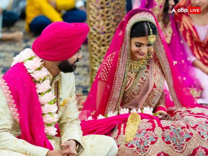 मनुष्य के शरीर में भी ऊर्जा और शक्ति के सात केंद्र स्थित होते है. शादी के दौरान दूल्हा-दुल्हन सात फेरे लेकर अपनी ऊर्जा और शक्ति एक-दूसरे को समर्पित करने का वचन देते हैं.