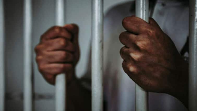 Over 4 lakhs undertrial prisoners lofge in jails across country UP topped the list देश के किस राज्य में कितने विचाराधीन कैदी? उत्तर प्रदेश टॉप पर, जानें बाकी राज्यों का हाल