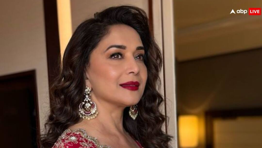 BB3 and Singham Again Clash: भूल भुलैया 3-सिंघम अगेन के क्लैश पर माधुरी दीक्षित ने किया रिएक्ट, बोलीं- इंडस्ट्री कैसे ग्रो करेगी? Bhool Bhulaiyaa 3 and Singham Again clash and effect Madhuri Dixit reaction BB3 and Singham Again Clash: भूल भुलैया 3-सिंघम अगेन के क्लैश पर माधुरी दीक्षित ने किया रिएक्ट, बोलीं- इंडस्ट्री कैसे ग्रो करेगी?