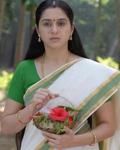 Devayani: சூரியவம்சம் படத்துல வருவது போல என் வாழ்க்கையும் ஒரே நாளில் மாறிடுச்சு! தேவயானி உருக்கம்!