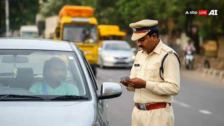 Traffic Rules: जब ट्रैफिक पुलिस आपका चालान करें. तो आप मौके पर चालान काटने वाले पुलिसवाले से पूछ सकते हैं यह सवाल. जानें ऐसे मौके पर क्या कर सकते हैं आप क्या होते हैं आफके अधिकार.